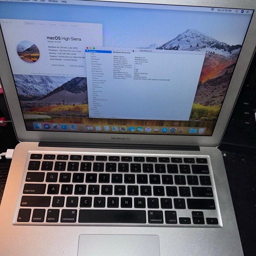 Apple MacBook Air 13.3 (A1369)  Laptop Plus Apple + Charger!